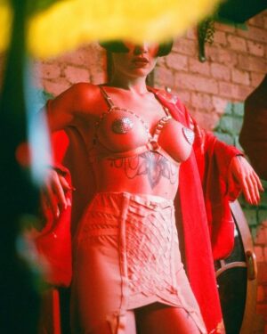 Miriam Veil Instagram - More @jamie_noise magic 💫
Adorned in @sian_hoffman @themodeltraitorofficial 🖤
Shot at @the_devils_parlour 👹