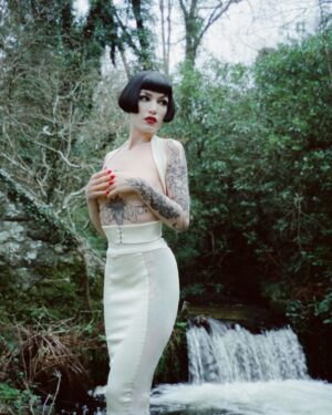 Miriam Veil Instagram - Me for @ikonostas_coutureforpleasure 🕊