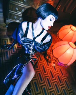 Miriam Veil Instagram - More pictures from my shoot with incredibly talented @alessio_cocchi and @yiyinglai_ assisted by @alfonso__scarpa at my favourite location @23paulstreet 🖤
MUA: @becky_boneshaker 💄
Wearing: @nina.doroushi.rubber.wear