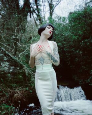Miriam Veil Instagram - Me for @ikonostas_coutureforpleasure 🕊