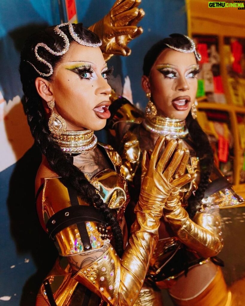 Miss Abby OMG Instagram - Double trouble 💛⚔️💛 Photo: @rachelecclestone @3xnyx Hair: @wigsbysire Lashes: @gayamua Lips: @cursedcosmetics_ Face: @benefitnetherlands @kryolanofficial #missabbyomg #hostedbyabby #brazilianqueen #yellowgreenblue #brazilian #dragqueen #drag #dragmakeup #dragexcellence Club NYX