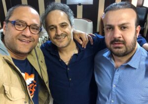 Mohammad Shayesteh Instagram - پرویز شهبازی «طلا» را می سازد
.
پرویز شهبازی به زودی ساخت هفتمین فیلم سینمایی اش را آغاز می کند
.
پیش تولید این فیلم با نام «طلا» که اثری پر بازیگر است به تهیه کنندگی رامبد جوان و محمد شایسته آغاز شده است و اواخر اردیبهشت ماه جلوی دوربین می رود
.
«طلا» دومین فیلم از سه فیلمی است که رامبد جوان و محمد شایسته با همکاری یکدیگر می سازند. پیش از این فیلمبرداری «قانون مورفی» به پایان رسیده بود و سومین فیلم به کارگردانی مجید صالحی نیز به زودی کلید می خورد