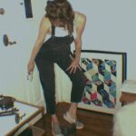 Molly Tarlov Instagram - You can't tell but I'm sitting on a drum stool cause I'm so excited about @highandlowfest!!! 🥁 It'll be just like high school but this time I'll need glasses to see Jesse Lacey 😞🤓 edit: I'm seeing brand new, andrew McMahon, death cab and @best_coast in like 4 days. Wow. Am I goals?