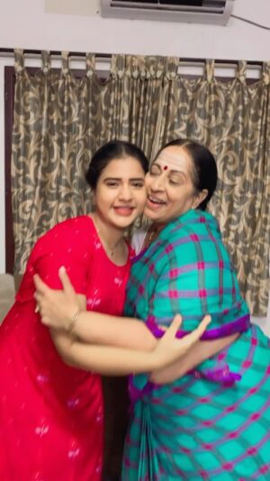 Monisha Vijay Instagram - Going with the trend 😍 A new reel with the most trending Telugu song, from the movie “Bhagavanth Kesari” with my Ethirneechal grand daughter Darshini (Monisha Vijay). Thanks to Balayya Babu 😍 #uyyalouyyala #uyyalouyyalasong #bhagavanthkesari #suntv #suntvserial #suntvserials #suntvserialactress #suntvserialactor #ethirneechal #balayyababu #serialactress #tamilserial #serialactor