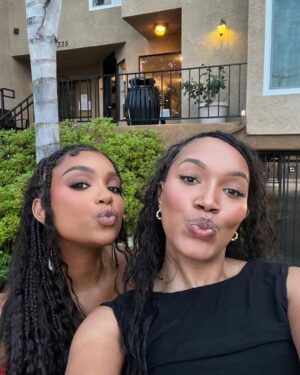 Moriah Brown Instagram - Celebrated the premiere of one of the most important people in my life growing up @annieggonzalez ‼️ Pls go watch @flaminhotmovie it is a MUST SEE, a beautiful inspiring story. Growing up smack in the middle of east la together to seeing her on the big screen in a movie representing us chicanos all over means SO MUCH! I am so damn proud and love you cousin🥹 #flaminhotmovie OUT NOW on @hulu @disneyplus Huge Congrats as well to @lindayvettechavez @devonfranklin @evalongoria ❤️

Mua: @shanell.sorrells 💄
Accessories: @maisonveemode