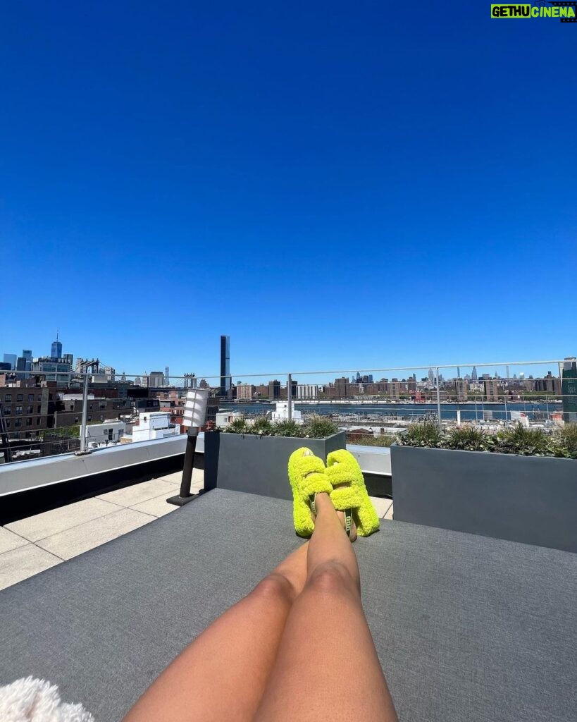 Moriah Brown Instagram - Brooklyn callin☎️ NYC