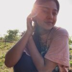 Mrunmayee Deshpande Instagram - Is it a flower? Is it a sun or is it a sunflower? @neilandmomo farms… #nomakeupmakeup #nature #morning #beautiful