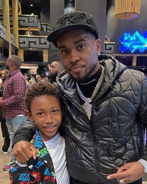 Mylo Uschold Instagram - Red Carpet Event for @mylothekid #hollywood #redcarpet #kidstar @aholidaychancethemovie @mannyhalley @aminjoseph @tobiastruvillion @jmeeksofficial @realleal @londonondatrack @johnellxyoung @chinesetheatres @carriebernans