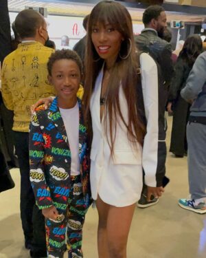 Mylo Uschold Instagram - Red Carpet Event for @mylothekid #hollywood #redcarpet #kidstar @aholidaychancethemovie @mannyhalley @aminjoseph @tobiastruvillion @jmeeksofficial @realleal @londonondatrack @johnellxyoung @chinesetheatres @carriebernans