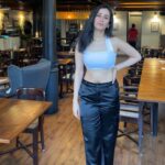 Namita Dubey Instagram - My face has been tutored and refined by food 🍬🍭🍸 Photos @pranavb26 📍@kmcmumbai