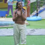 Namratha Gowda Instagram - Few candids from the set of Bigg Boss😋 @colorskannadaofficial @officialjiocinema #bbk10 #biggboss #season10 #colorskannada #jiocinema #namarathagowda #namratha #relentkreationz
