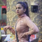 Namratha Gowda Instagram - Few candids from the set of Bigg Boss😋 @colorskannadaofficial @officialjiocinema #bbk10 #biggboss #season10 #colorskannada #jiocinema #namarathagowda #namratha #relentkreationz