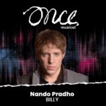 Nando Pradho Instagram - O momento tão aguardado de apresentação do elenco chegou!❤️ Nando Pradho é “BILLY”. #oncemusical #musicalonce #sp #cultura #teatromusical