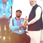 Narendra Modi Instagram - Meeting the athletes who represented our country at the Asian Para Games was an incredibly inspiring experience!