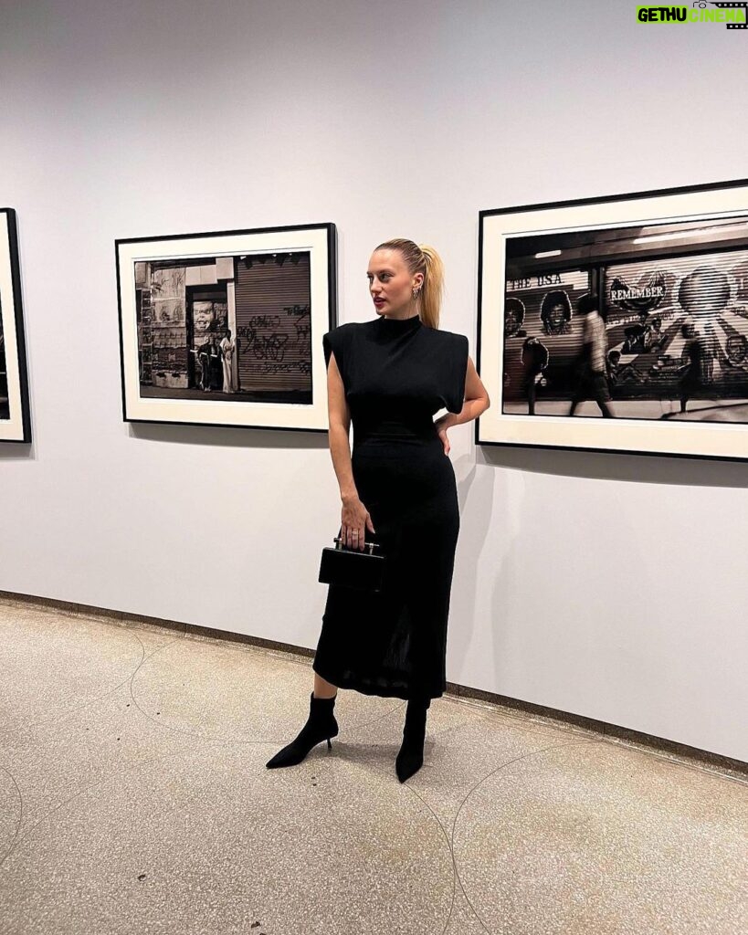 Natalia Germani Instagram - Guggenheim museum party ✨❤ 📸 @janatini