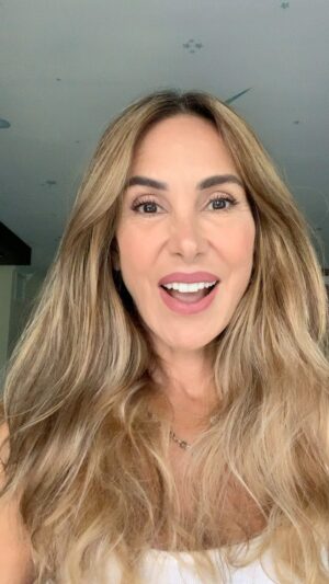 Natalia Streignard Instagram - Dry shampoo