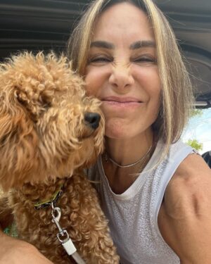 Natalia Streignard Instagram - Y este peludo que hago????????!! Me come todo… rompe todo…  se hace pipí de la emoción! Ay no te go otro bebe en casa jajajajjajajajjj lo amo!❤️❤️❤️❤️❤️