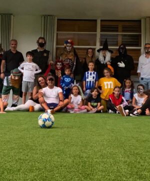 Natalia Streignard Instagram - Nuestro halloween encuarenteneados.... al mal tiempo buena cara y aqui la pasamos con los vecinos BUENISIMO!!!