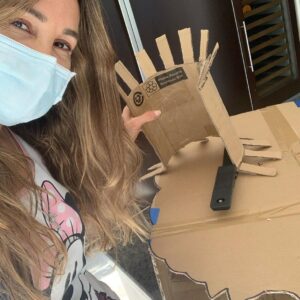 Natalia Streignard Instagram - Mi segunda piñata!!!!! Y muy orgullosa se las presento! Aqui consintiendo a mi princesa en su cumple!
