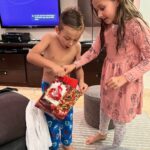 Natalia Streignard Instagram - Y empieza la navidad con los@regalos mas hermosos y sentidos que he recibido hasta ahora! Mi querida Nicole siempre tu…. Hermosa gracias por tanto! Eres la mejor!!! Jajajjajaj …. Buon Natale..!! ❤️❤️❤️❤️❤️❤️❤️❤️❤️❤️❤️❤️❤️❤️
