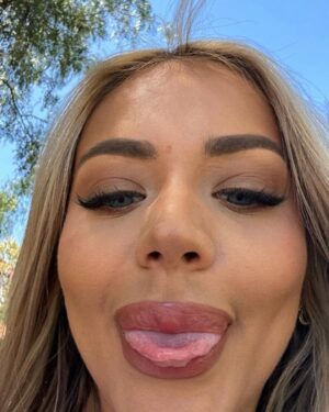 Natalia Zoppa Instagram - LA/Chella dump ☀️
