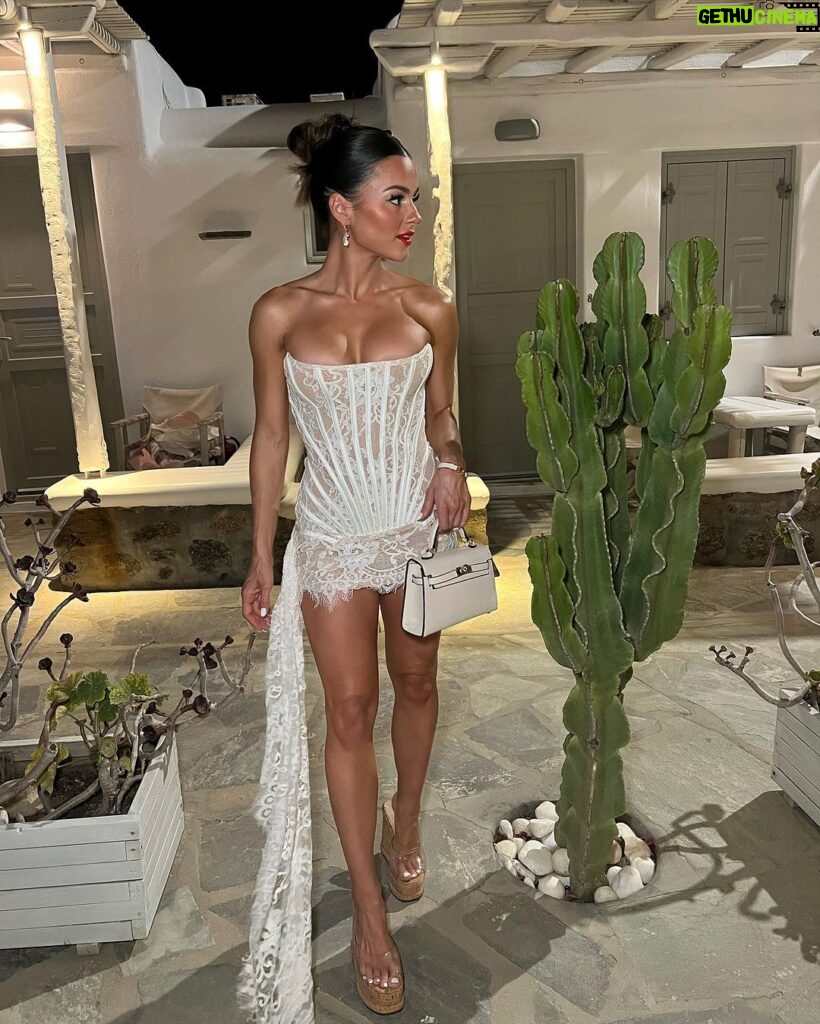 Natalie Negrotti Instagram - Mykonos fashion > Mykonos, Greece