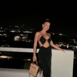 Natalie Negrotti Instagram - GRWM for my 2nd night in Mykonos 🇬🇷🤍 Mykonos,Grecia