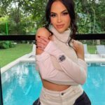Natti Natasha Instagram - Aunque traten de desmolarizarte demuéstrale que tu LO ERES TODO. Siempre adelante sin detenerte, sigan chicas no le teman a lo que no suma voy a ustedes 💚