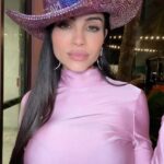 Natti Natasha Instagram - Yo tomo tasha, tequila y cerveza. Que tu tomas cuando mandas a alguien a la M…? 👀 jajaj #nuevamusica #nastysingles #yanoteextraño