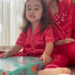 Natti Natasha Instagram - Feliz Navidad 🎅🏻🤍🙏🏼