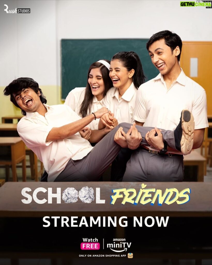 Navika Kotia Instagram - Fresh school memories leke aagayi hu main, aur mere School Friends, only on Amazon miniTV! 🎒🥰 #SchoolFriendsOnAmazonminiTV streaming now!