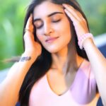 Navika Kotia Instagram - Including fruits in your diet is healthy for your body, and including fruits in your skincare is even better! @dotandkey.skincare Watermelon Cooling Sunscreen is the best fit for your skin as it’s infused with watermelon which instantly cools and hydrates your skin and has Spf 50 PA +++ to protect your skin leaving it soft and glowy. Use my code NAVIKA15 #AD #dotandkey #dotandkeyskincare #sunscreen #spf #coolingsunscreen