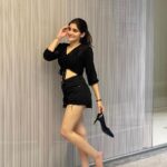 Navika Kotia Instagram - Too tired by the end of the night to walk in those heels