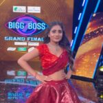 Nayani Pavani Instagram - That stage which i never ever thought in my wildest dreams i would stand there 🥹❤️ Greatful to be a part of BB7 🥺 love love love 💕 Designer: @renu_label23