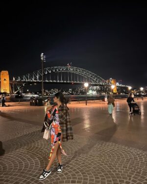Nayani Pavani Instagram - hi 🙋‍♀️ 2024 ✨
Wishing you all happy new year 🤍

#nayanipavani
