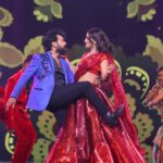 Nayani Pavani Instagram - Mass energetic dance performance in #BiggBossGrandFinale Sesson-7. My outfit by @contraditions PC by @riteshnikamphotography @starmaa @endemolshineind