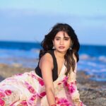 Nayani Pavani Instagram - Premanadhe pareshanura…. Kadha 🤯? 📸: @pure_hearts_creatives #nayanipavani
