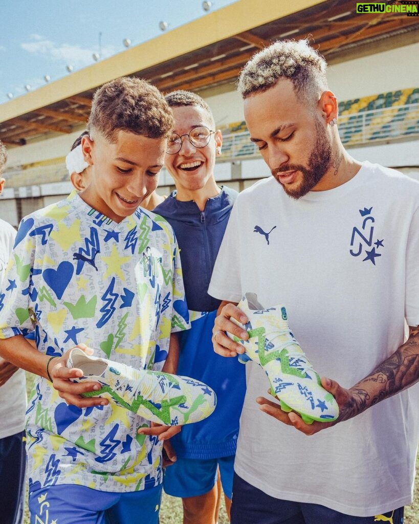 Neymar Jr Instagram - Instituto Neymar Jr, a home for future ballers ✋😜🤚 The Neymar Jr Instituto collection, available now on PUMA.com. ————- Instituto Neymar Jr., a casa dos futuros craques ✋😜🤚