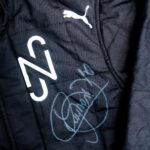 Neymar Jr Instagram – ‼️ [GIVEAWAY] ‼️

Your chance to win my 1 of 1 NJR signed F1 race suit 🔥🏁

All you have to do:
– Like the post 
– Follow @Pumamotorsport and @neymarjr 
– Share the post in story 

Winner will be announced on June 9th via DM. 

Boa sorte 💛💚
_____________________________

‼️ [SORTEIO] ‼️

Sua chance de ganhar meu 1 de 1, traje de corrida F1 assinado por mim.

Tudo que você tem a fazer:
– Dê um “like” no post 
– Siga @Pumamotorsport e @neymarjr 
– Compartilhar o post no story

O vencedor será anunciado no dia 9 de junho via DM.

Boa sorte 💛💚