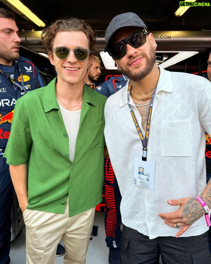 Neymar Jr Instagram - F1 in Monaco with @redbull 🏁 @badboi 📸 Monte-Carlo, Monaco