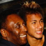 Neymar Jr Instagram - Antes de Pelé, "10" era apenas um número. Li essa frase em algum lugar, em algum momento da minha vida. Mas essa frase, linda, está incompleta. Eu diria que antes de Pelé, o futebol era apenas um esporte. Pelé mudou tudo. Transformou o futebol em arte, em entretenimento. Deu voz aos pobres, aos negros e principalmente: Deu visibilidade ao Brasil. O futebol e o Brasil elevaram seu status graças ao Rei! Ele se foi, mas a sua magia permanecerá. Pelé é ETERNO!!
