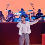 Niall Horan Instagram - Felt so good to be up on #TheVoice stage performing “Meltdown” ❤️ See you all next week for the big finale! #TeamNiall