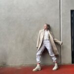 Niamh Algar Instagram – 🤍 Goes with everything! 
C U L P R I T S @disneyplusuk 
#Psycho

Costume designed by the gorgeously talented  @ianfulchercostume 🔥 London, England, UK
