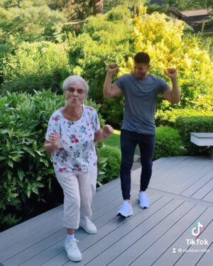 Nick Barrotta Instagram - bumped into my bestie 😩❤️ #94yearsyoung