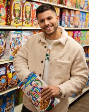 Nick Barrotta Instagram - what was your favorite cereal growing up?? i’m going to war for @cinnamontoastcrunch 💪🏼💪🏼 comment below and tell me what your go-to was….