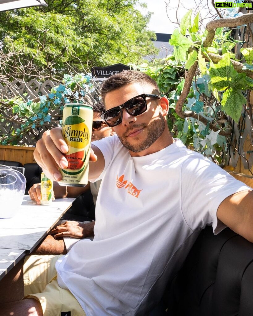 Nick Barrotta Instagram - can’t get enough of @drinksimplyspiked — we’re cracking a few open in honor of simply’s 21st birthday. go grab one and let’s celebrate! there’s nothing like a cold one on a hot summer day! 😎🎉 #itsgettingjuicy #partner The Ivy Kitchen & Bar