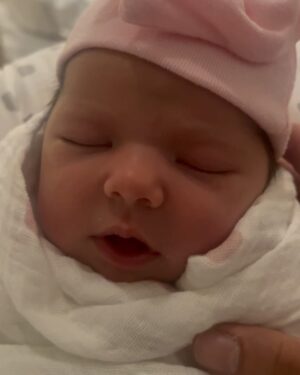 Nick Barrotta Instagram - Mila Elizabeth Barrotta // 8.1.23 🙏🏼💖
7lbs. 13oz. and loved more than you could ever imagine