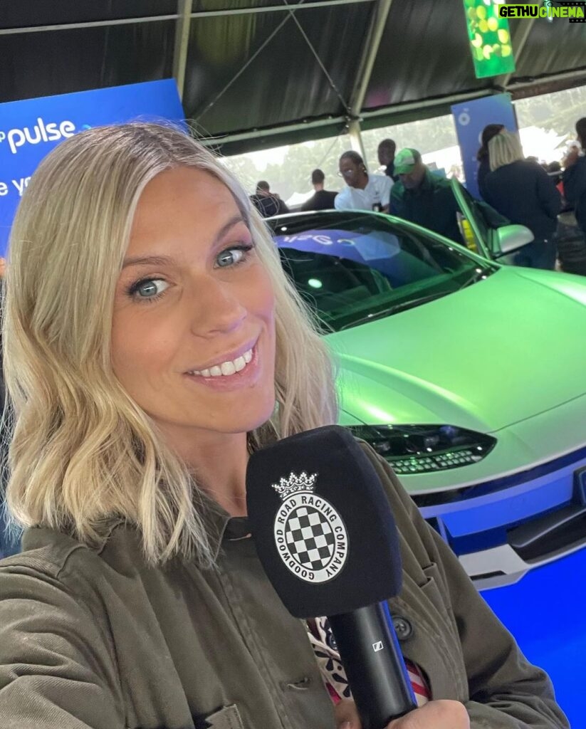 Nicki Shields Instagram - Quick.. Grab a cuppa (or glass of vino!) and settle into the @fosgoodwood highlights on ITV4 NOW! 7pm- 9pm tonight… My highlight has to be an impromptu chat with Sir Jackie, aka Goodwood royalty! #goodwoodfos #goodwoodfestivalofspeed @sirjackiestewart @aussiegrit @suziperry100 @mr_davidgreen @karunchandhok @bmwuk #bmwi5 #racingcars #classiccars #f1 #wec #rally #wrc #itv