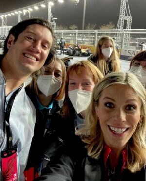 Nicki Shields Instagram - Mixed emotions! Delighted to be stepping into the role of Lead Presenter @fiaformulae @channel4! But that means no more @vernonkay in the paddock 😰💔. Things won’t be the same without our favourite long legged, American football playing, disco dancing DJ from Bolton! @bbcradio2 don’t know how lucky they are to have you! 🙌🏼 

#formulae #presenter #channel4 #motorsport #vernonkay #portland #Oregon #electricracing #womeninmotorsport