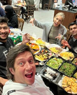 Nicki Shields Instagram - Mixed emotions! Delighted to be stepping into the role of Lead Presenter @fiaformulae @channel4! But that means no more @vernonkay in the paddock 😰💔. Things won’t be the same without our favourite long legged, American football playing, disco dancing DJ from Bolton! @bbcradio2 don’t know how lucky they are to have you! 🙌🏼 

#formulae #presenter #channel4 #motorsport #vernonkay #portland #Oregon #electricracing #womeninmotorsport